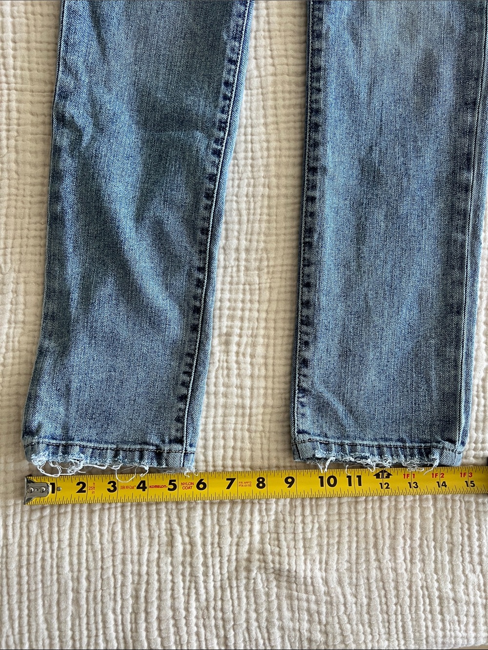 Joe's Jeans Light Blue High-Rise Denim Jeans - Picture 10 of 13